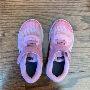 Girls size 9 Nike pink shoes